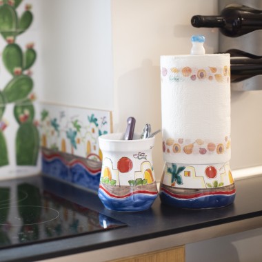 Dispenser porta rotolo da cucina Dammusi ceramiche de simone Dispenser porta rotolo da cucina Dammusi ceramiche de simone
